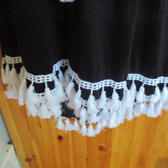 Boho Black & White Tassel Peasant Top NEW SM/MED - Picture 10 of 10